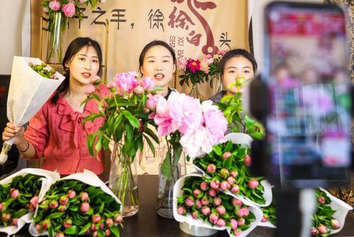 消费“下沉”！重庆如何点燃县域商业活力？