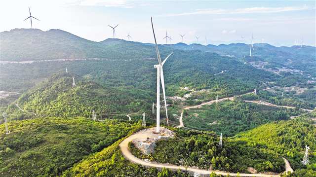 重庆最大单机风电项目完成吊装 年发电量达1.1亿千瓦时